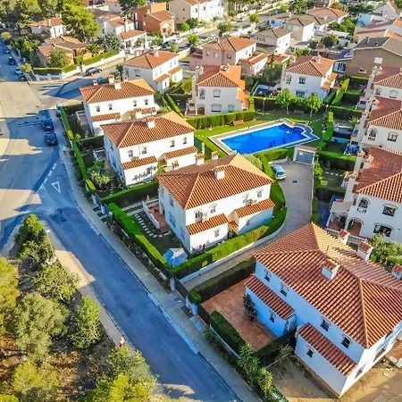 Arenda Pino Alto Masia 2 Holiday home *